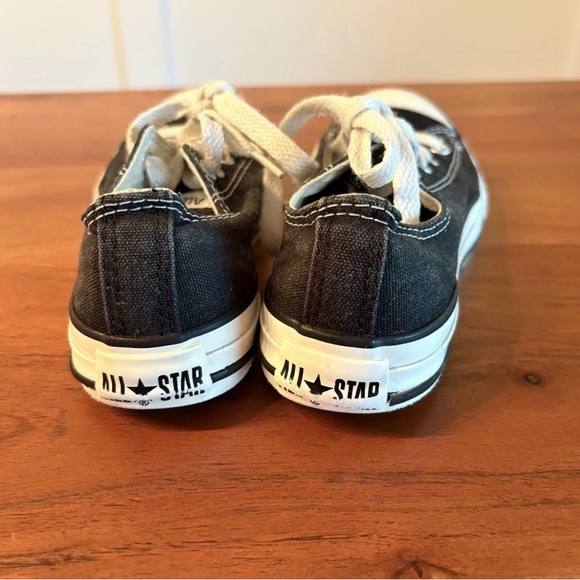 Kids Converse Chuck Taylor All Star Canvas Low Top Black Sneakers Shoes Size 1 - Picture 4 of 6